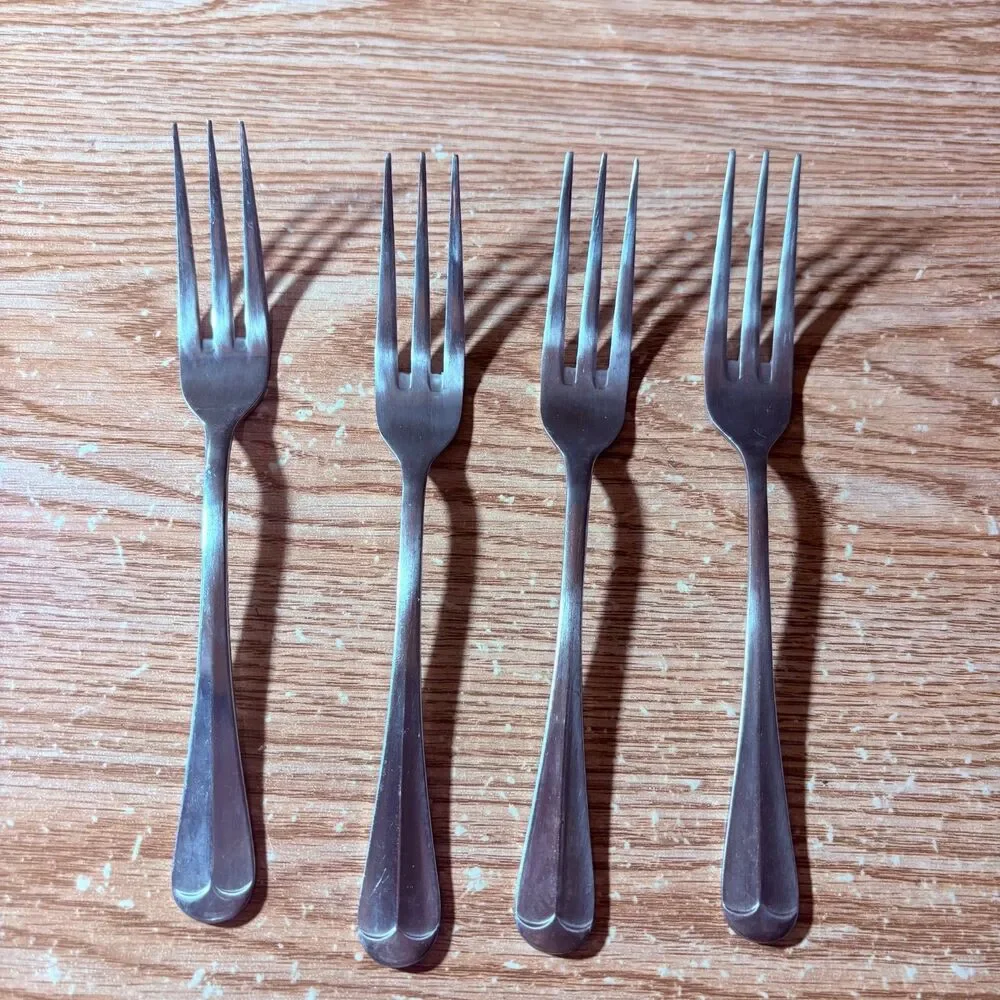 4 Northland Oneida Post Road Stainless Dinner Forks Korea #10